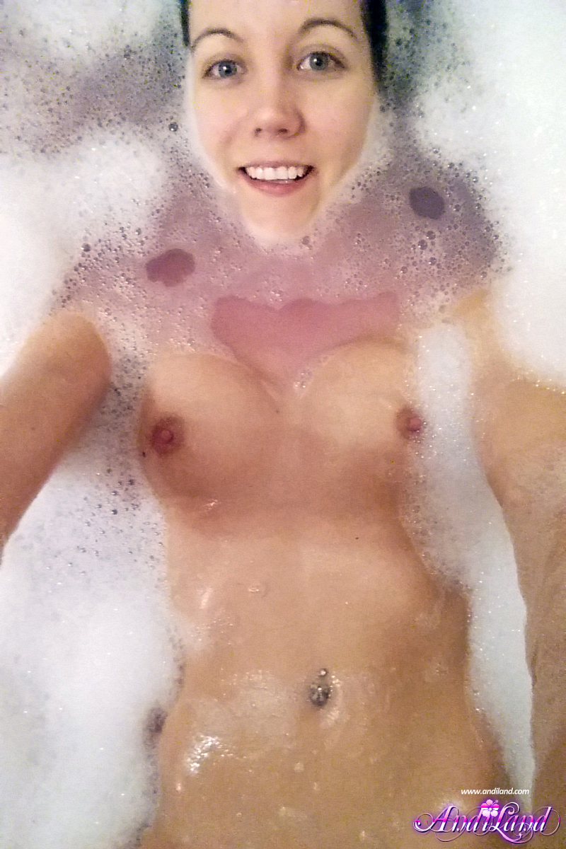 Candid Bath / Andi Land Free Teen Sex
