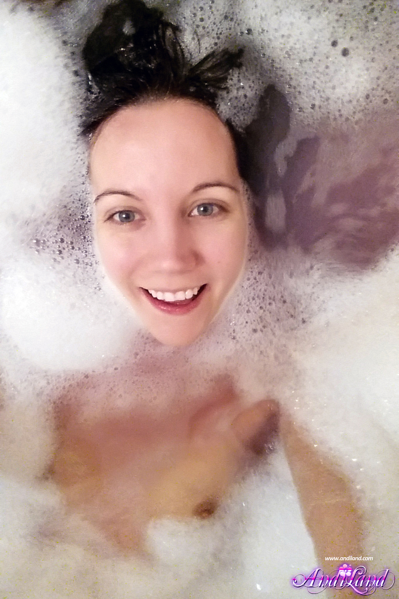 Candid Bath / Andi Land Free Teen Sex