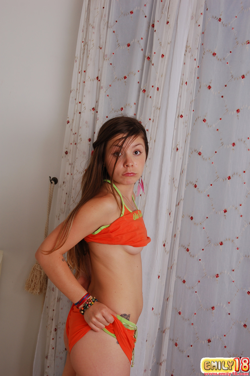 Naked Emily 18, Free Nude Picure of Emily 18
