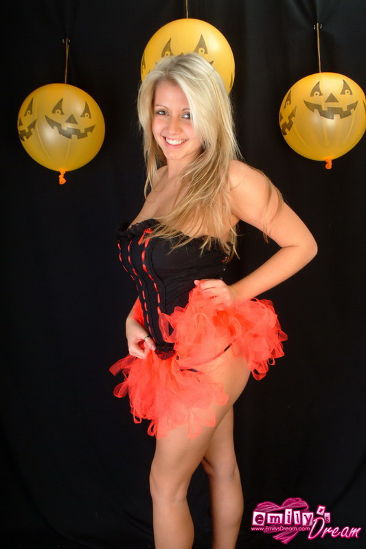Naked Emilys Dream, Free Nude Picure of Emilys Dream