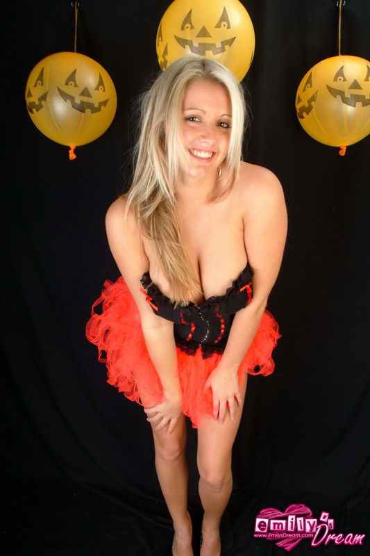 Naked Emilys Dream, Free Nude Picure of Emilys Dream