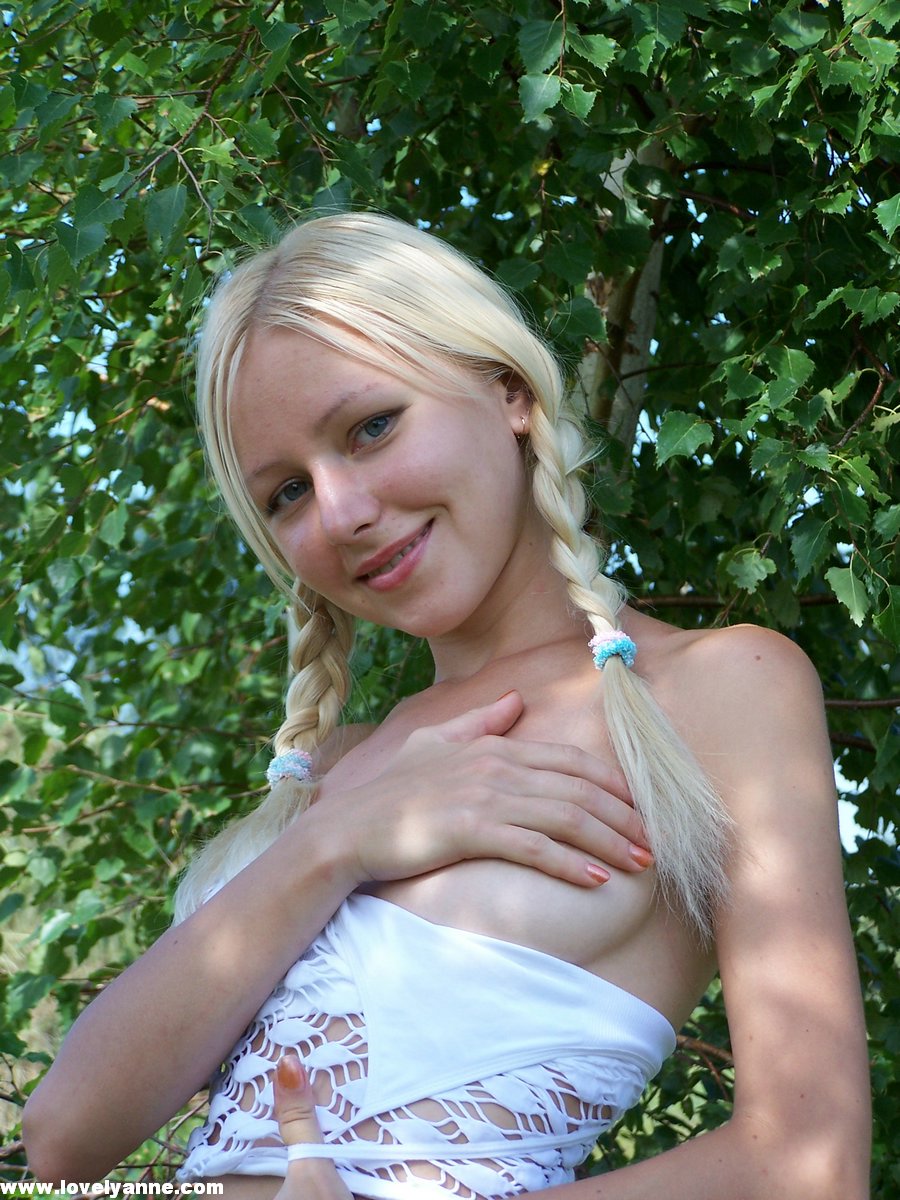 Naked Lovely Anne, Free Nude Picure of Lovely Anne