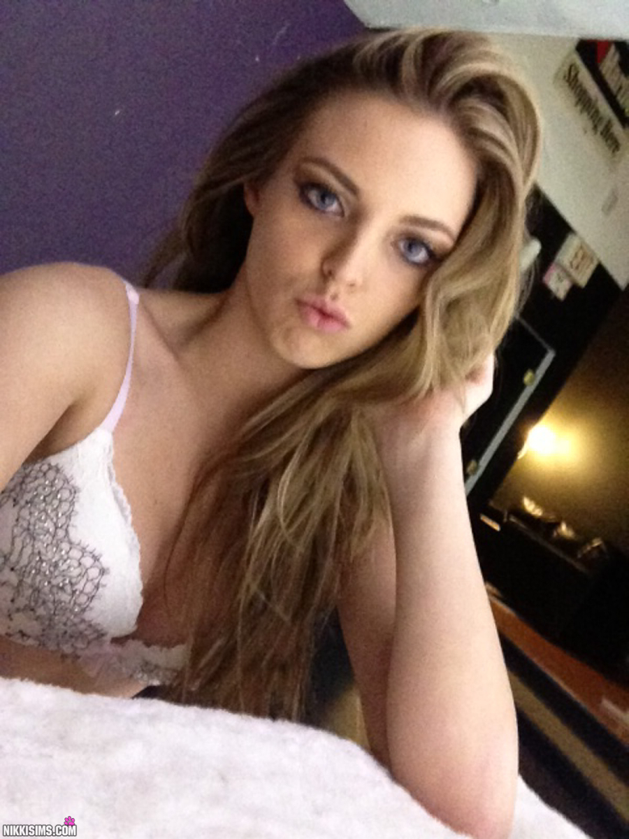 Nikki Sims, Free Nude Picure of Nikki Sims