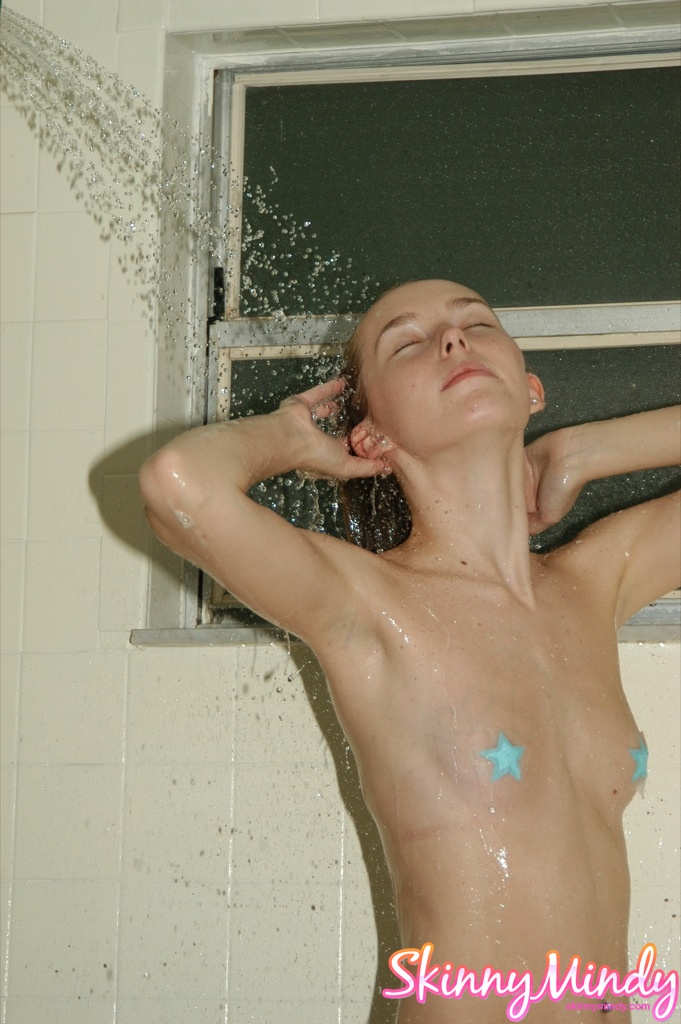 Naked Skinny Mindy, Free Nude Picure of Skinny Mindy