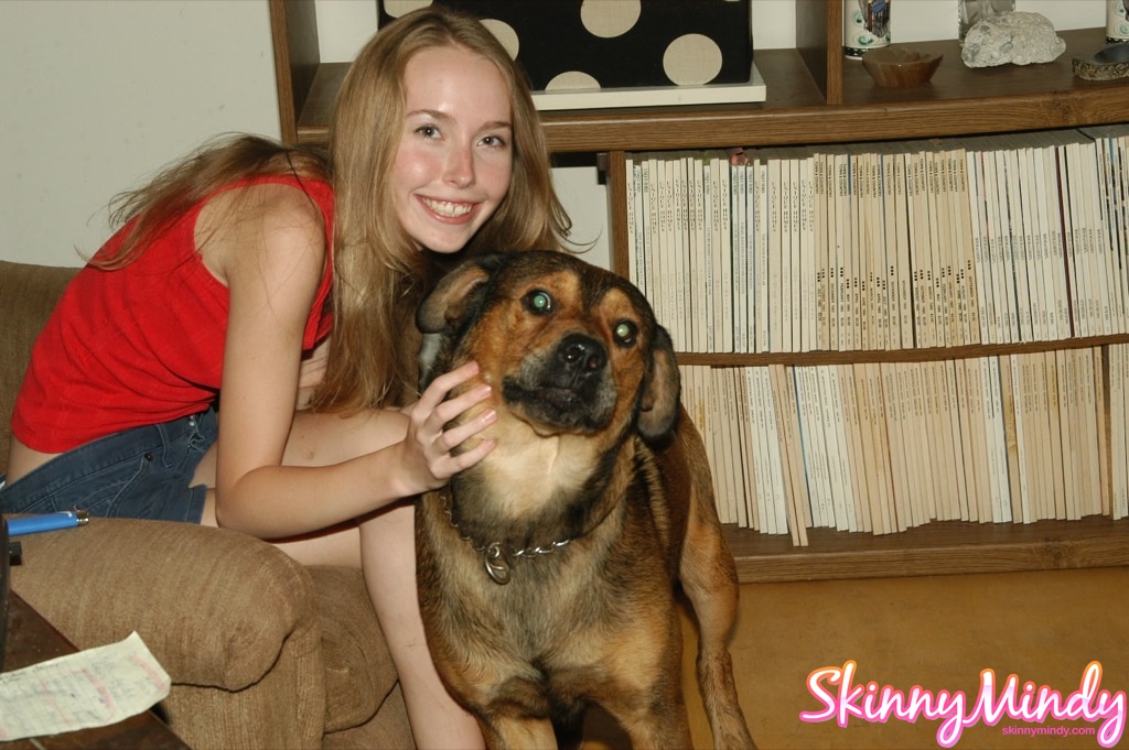 Naked Skinny Mindy, Free Nude Picure of Skinny Mindy