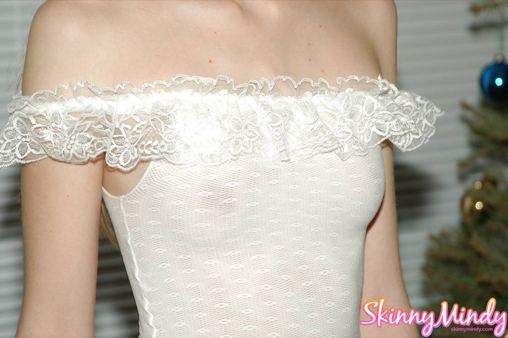 Naked Skinny Mindy, Free Nude Picure of Skinny Mindy